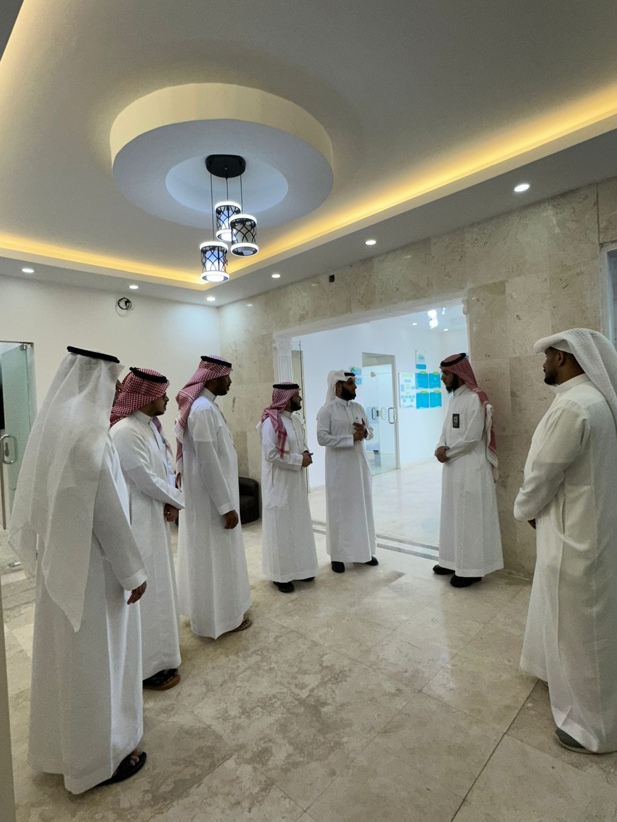 إستقبلت جمعية صواب بجازان الزوار من مؤسسة عبدالله الراجحي الخيرية للاطلاع على جهود الجمعية في برامج تأهيل المتعافين من الإدمان
